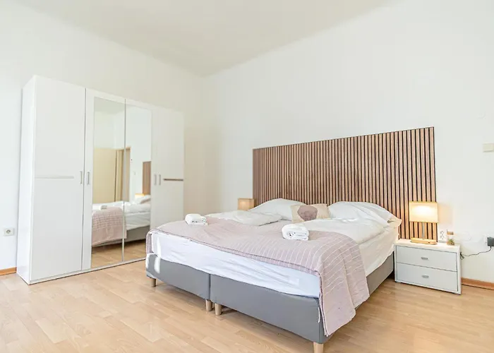 Desirable 2Br - Bookable For Longstays In Lockdown B